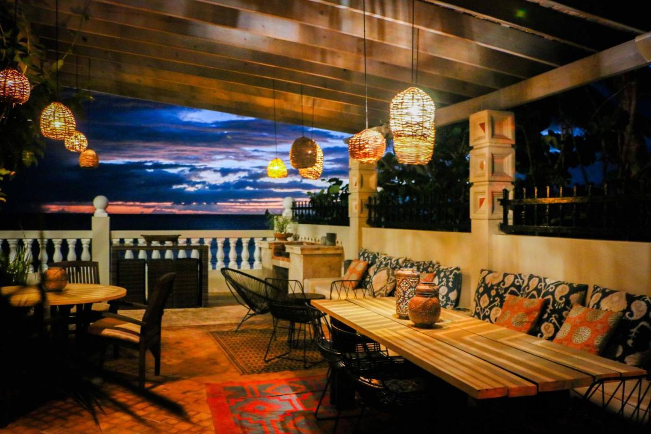 Tres Sirenas Beach Inn Ринкон Екстериор снимка