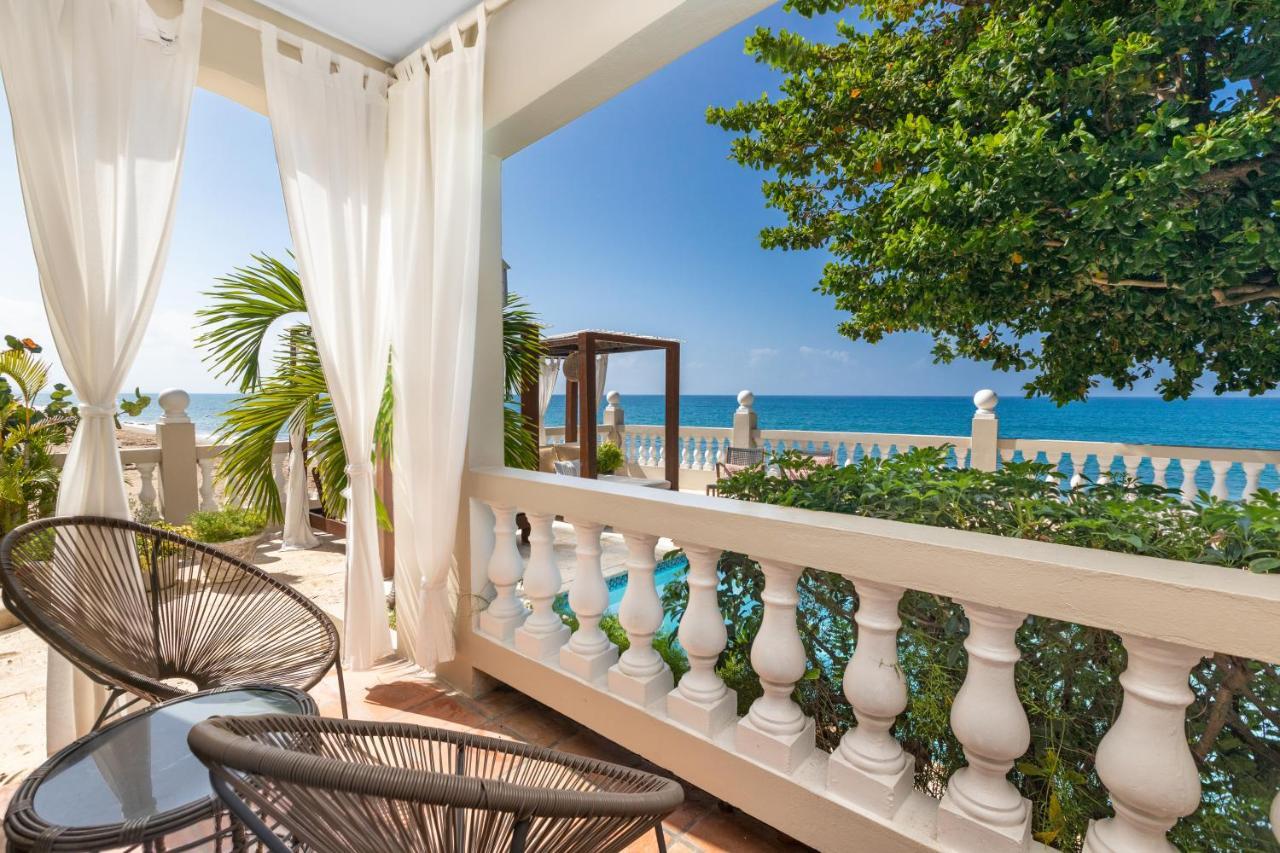 Tres Sirenas Beach Inn Ринкон Екстериор снимка