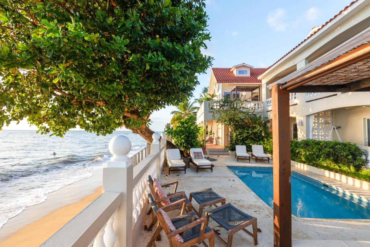 Tres Sirenas Beach Inn Ринкон Екстериор снимка