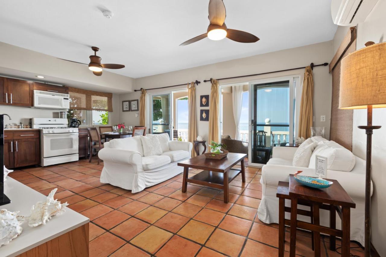 Tres Sirenas Beach Inn Ринкон Екстериор снимка