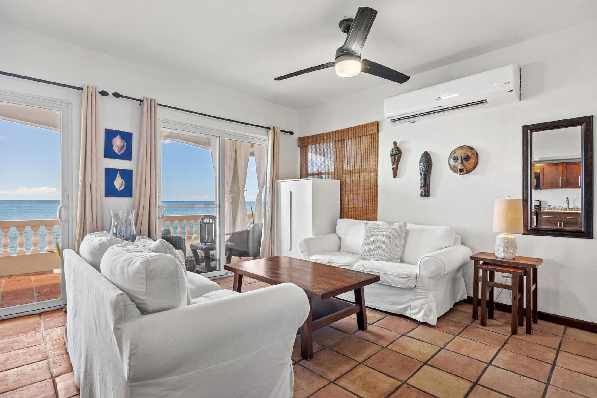 Tres Sirenas Beach Inn Ринкон Екстериор снимка