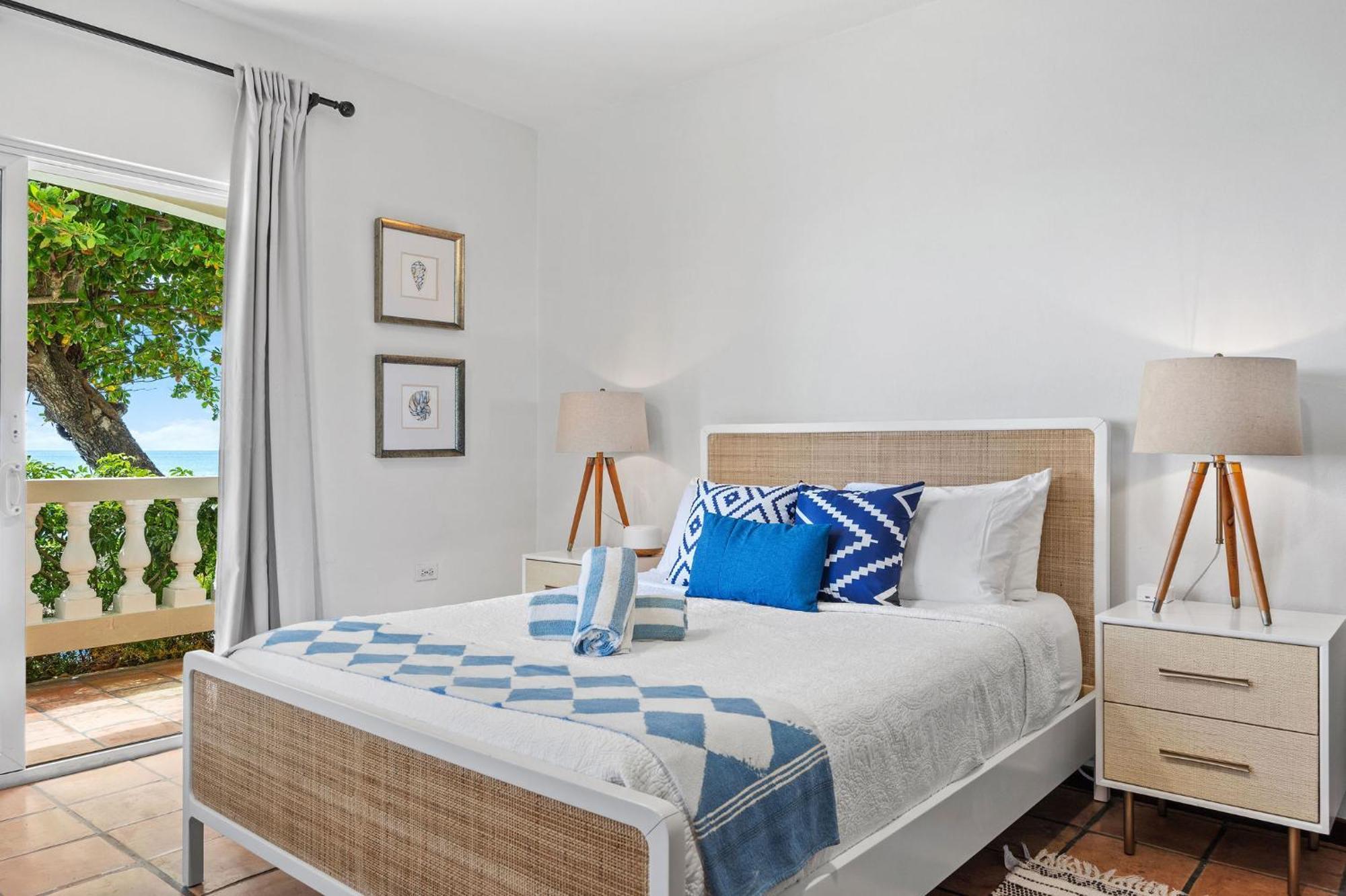 Tres Sirenas Beach Inn Ринкон Екстериор снимка