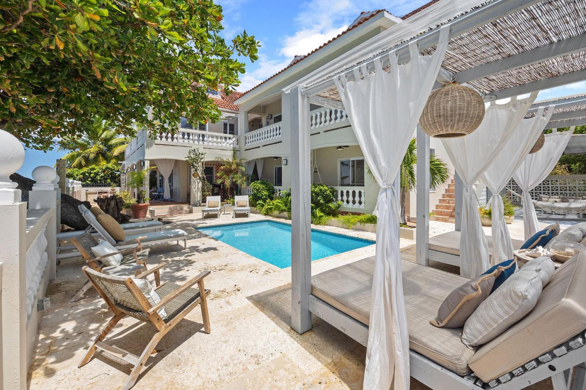 Tres Sirenas Beach Inn Ринкон Екстериор снимка
